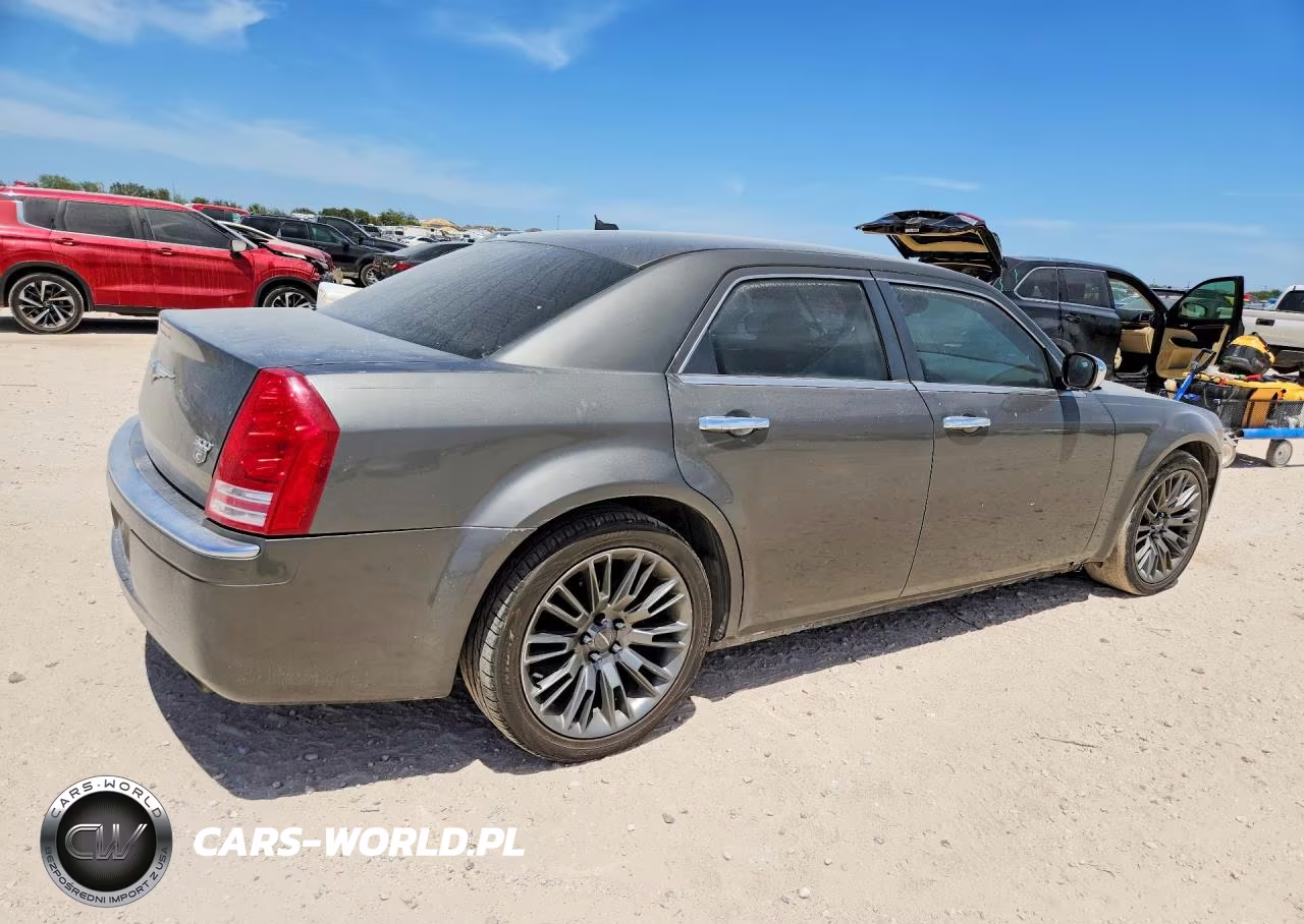 2008 Chrysler 300C VIN:2C3KA63H88H219875 - 3