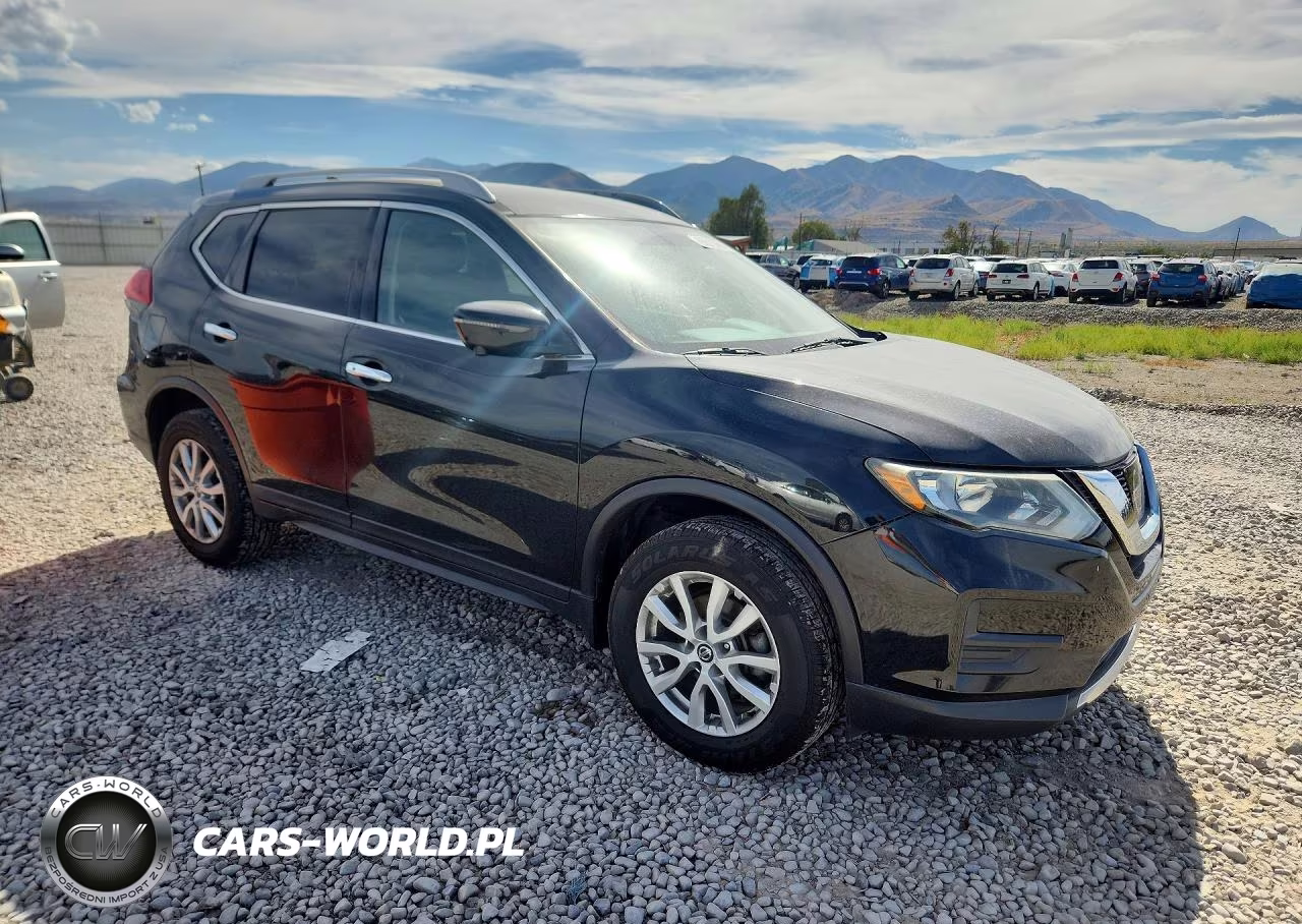 2017 Nissan Rogue S VIN:5N1AT2MV4HC884026 - 4