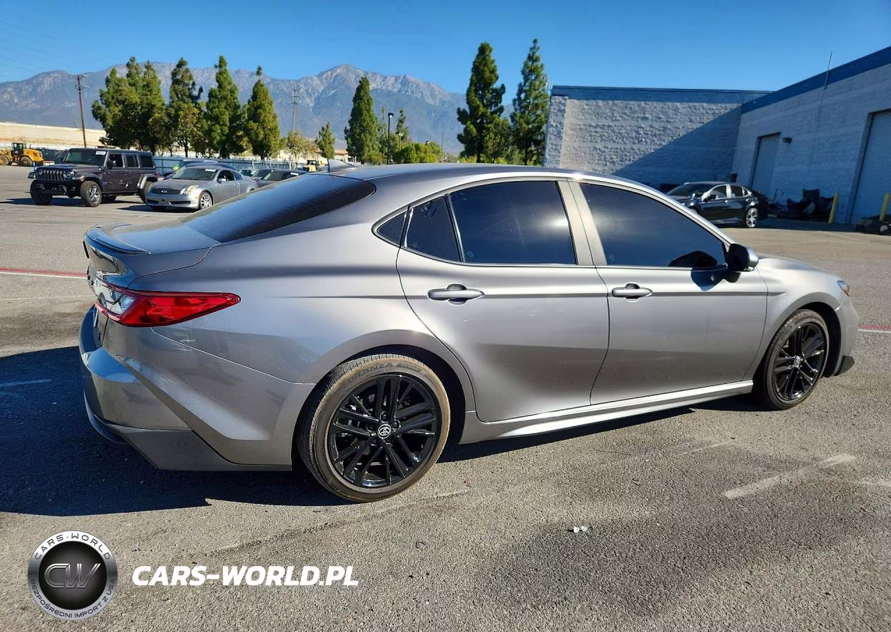 2025 Toyota Camry Se VIN:4T1DAACK7SU620546 - 3