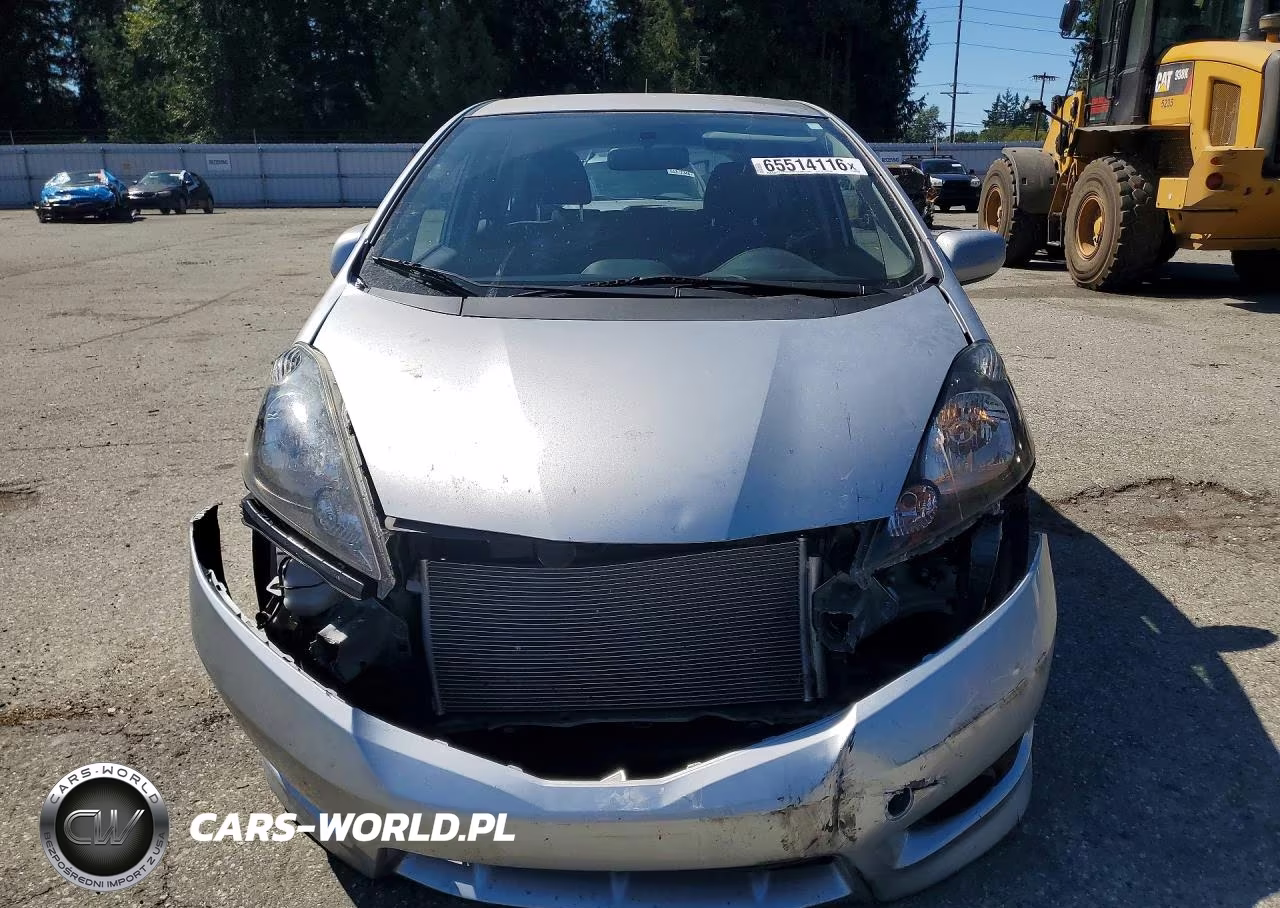 2013 Honda Fit Sport VIN:JHMGE8H69DC004669 - 5