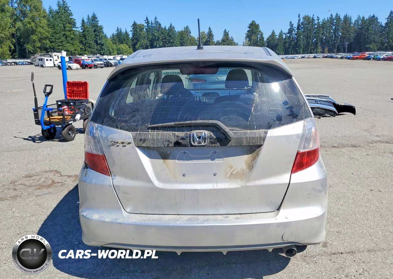 2013 Honda Fit Sport VIN:JHMGE8H69DC004669 - 6