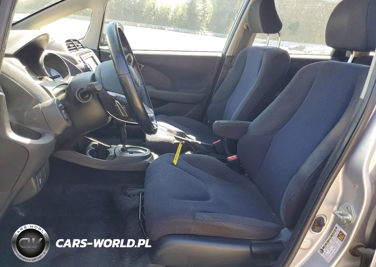 2013 Honda Fit Sport VIN:JHMGE8H69DC004669 - 7