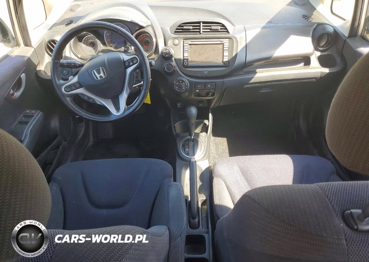 2013 Honda Fit Sport VIN:JHMGE8H69DC004669 - 8