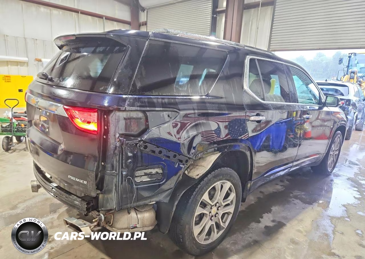 2020 Chevrolet Traverse Premier VIN:1GNERKKW6LJ100960 - 3