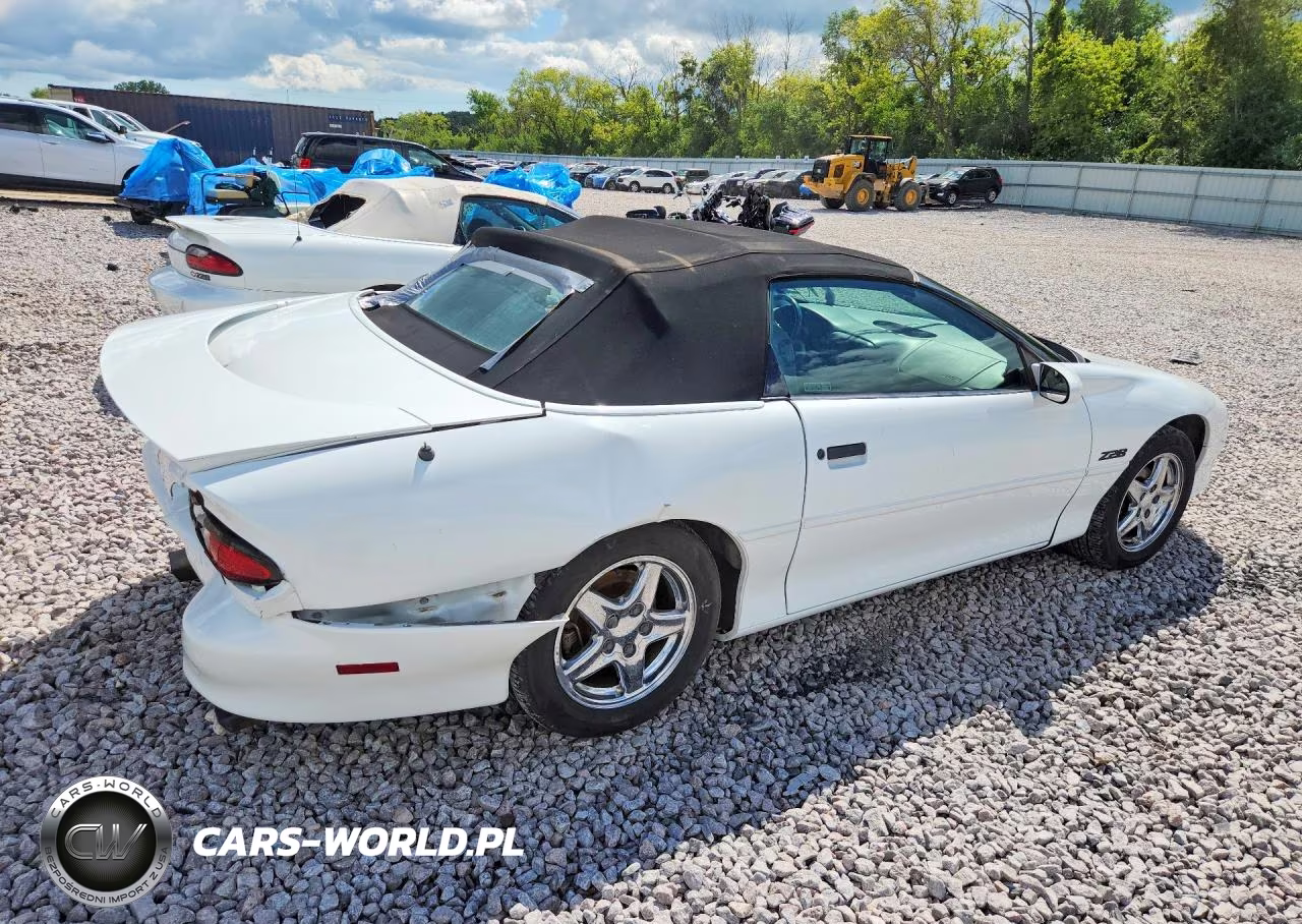 1997 Chevrolet Camaro Z28 VIN:2G1FP32P4V2115779 - 3