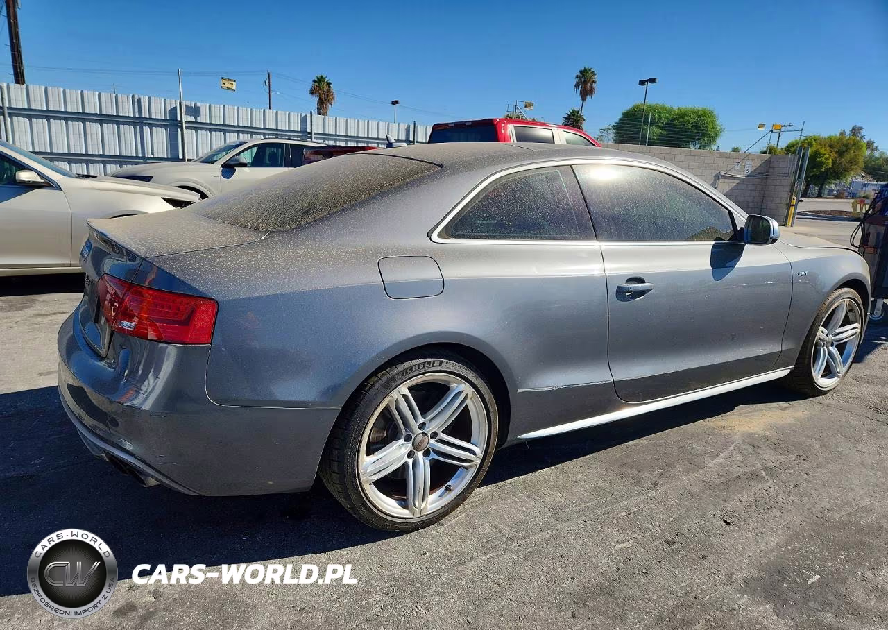 2013 Audi S5 Premium Plus VIN:WAUCGAFR8DA017825 - 3