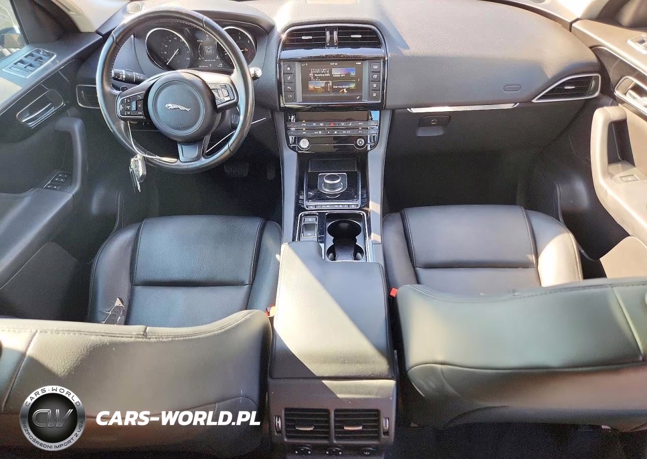 2018 Jaguar F-Pace Premium VIN:SADCJ2FN2JA297913 - 8