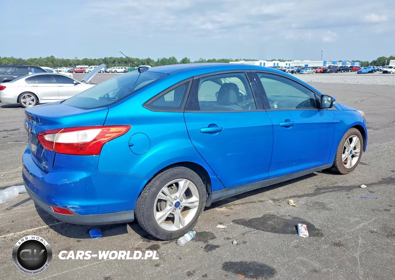 2014 Ford Focus Se VIN:1FADP3F24EL447790 - 3