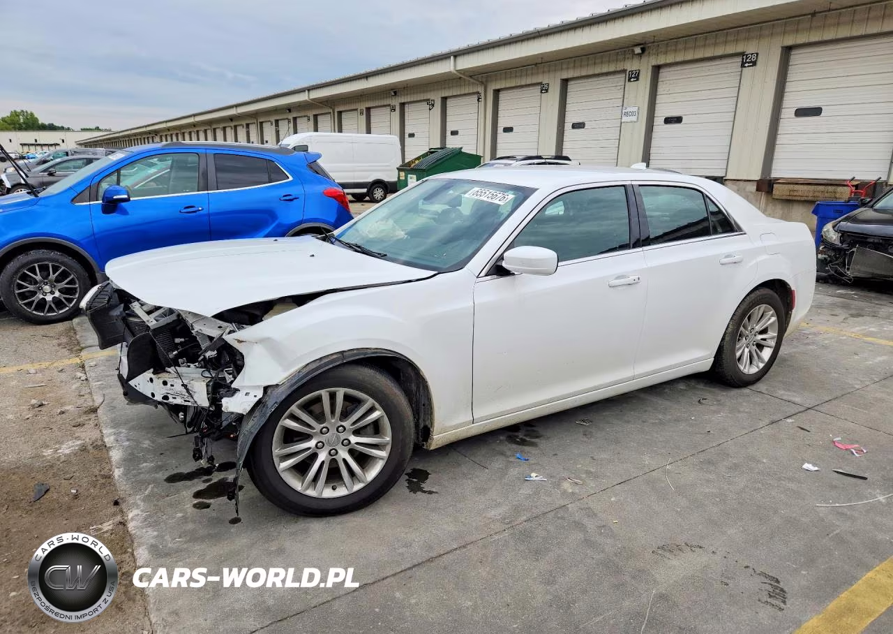 2019 Chrysler 300 Touring VIN:2C3CCAAG0KH727227 - 1
