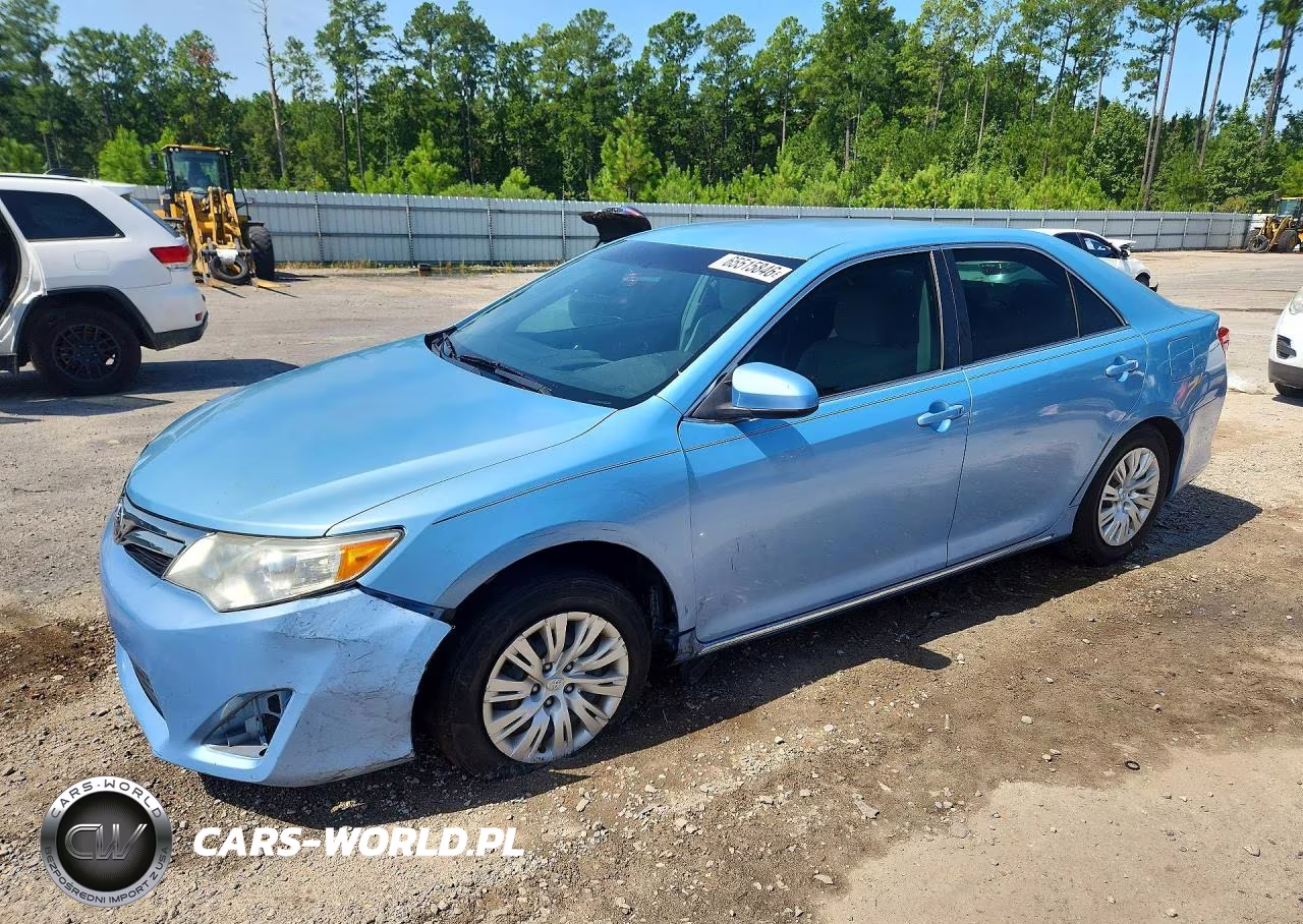 2012 Toyota Camry Le – zdjęcie 1 z 12