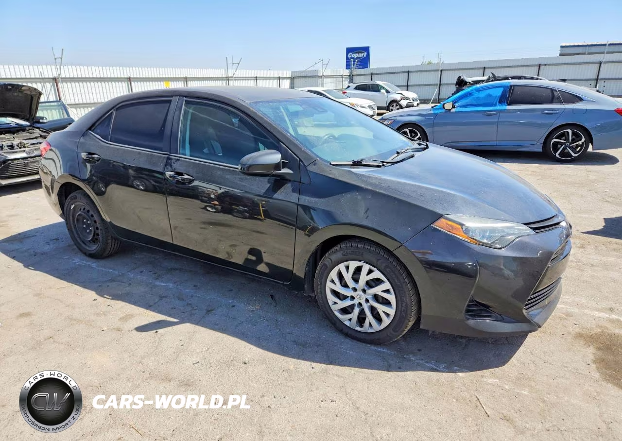 2019 Toyota Corolla Le VIN:5YFBURHE5KP935573 - 4