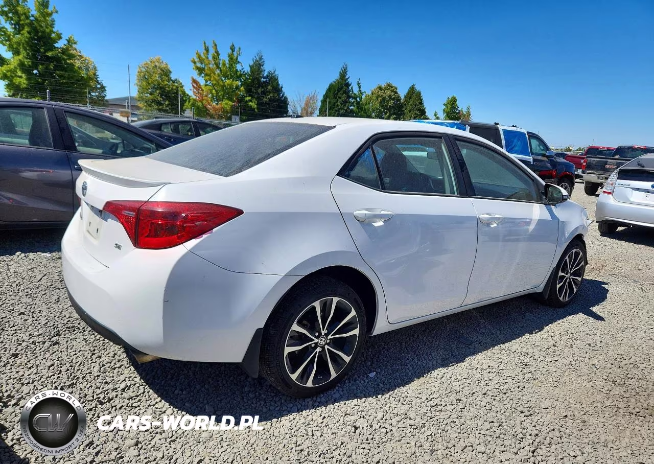 2017 Toyota Corolla Se VIN:2T1BURHE5HC932732 - 3