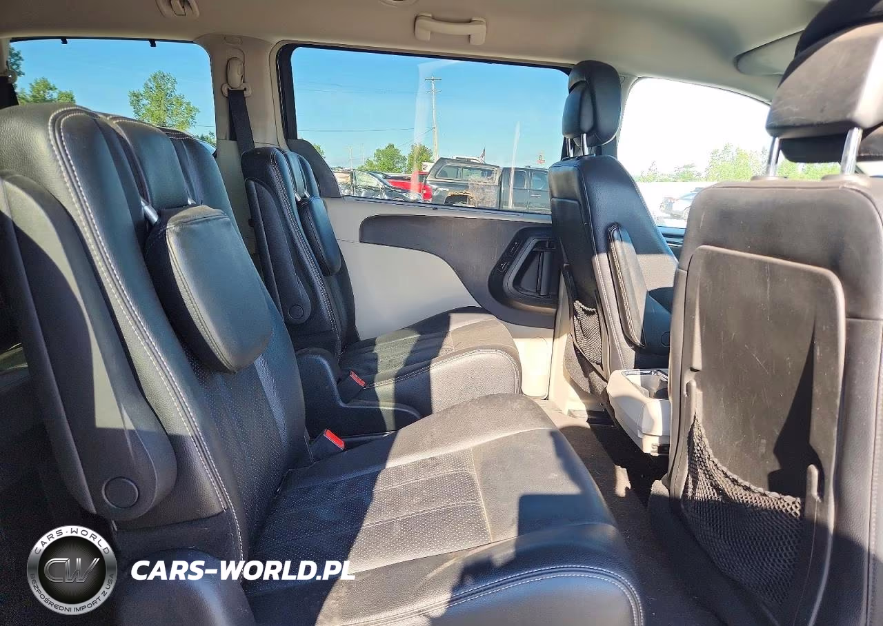 2014 Chrysler Town & Country Touring L VIN:2C4RC1CGXER165340 - 11