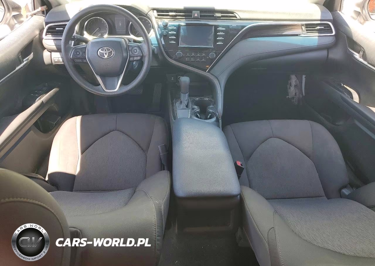 2018 Toyota Camry Le VIN:4T1B11HK6JU613232 - 8