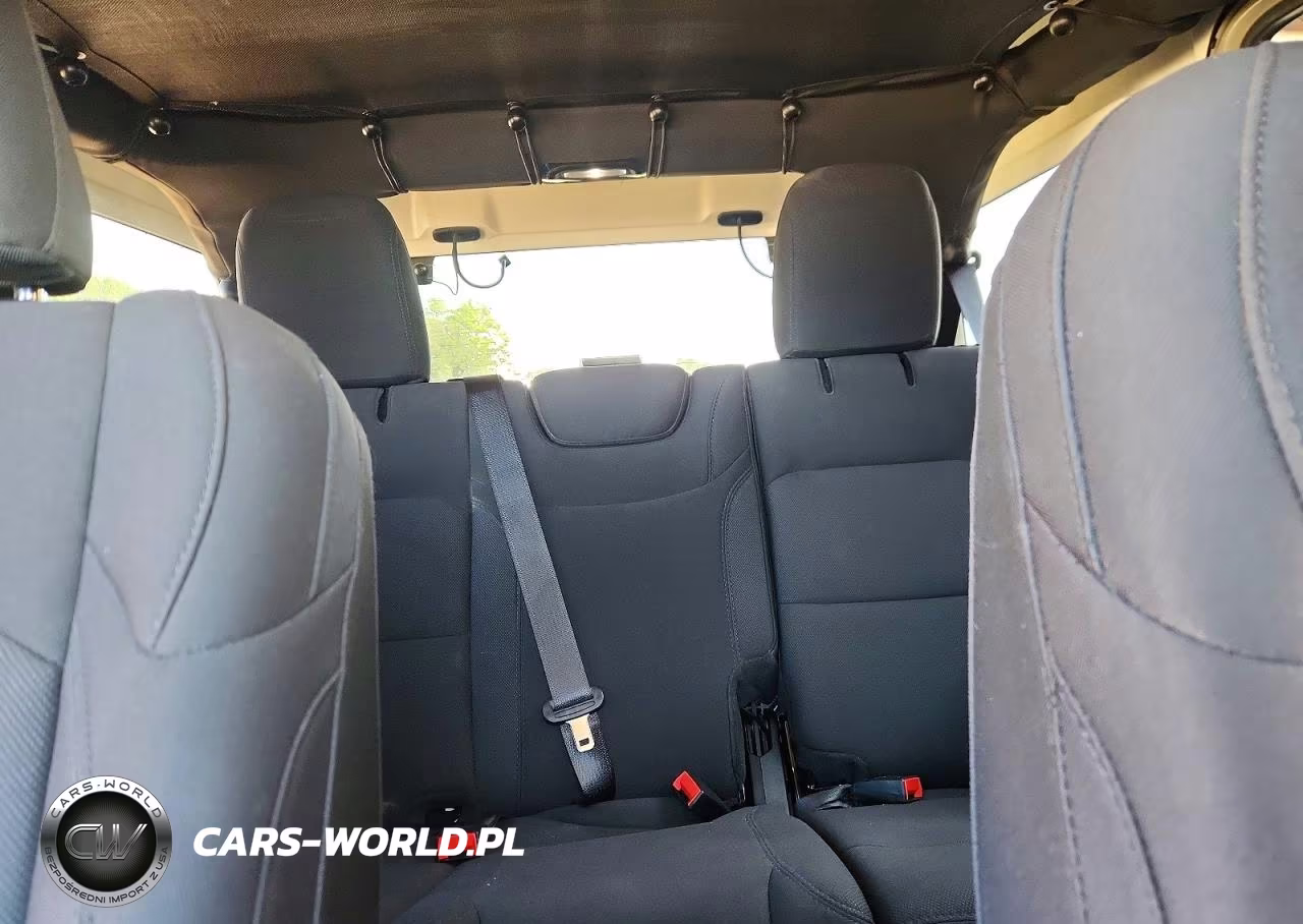 2022 Jeep Wrangler Unlimited Sport VIN:1C4HJXDG7NW243373 - 10