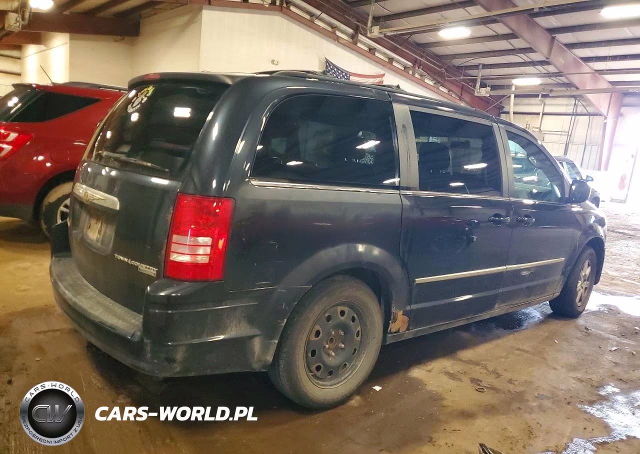 2010 Chrysler Town & Country Touring Plus VIN:2A4RR8D1XAR422809 - 3