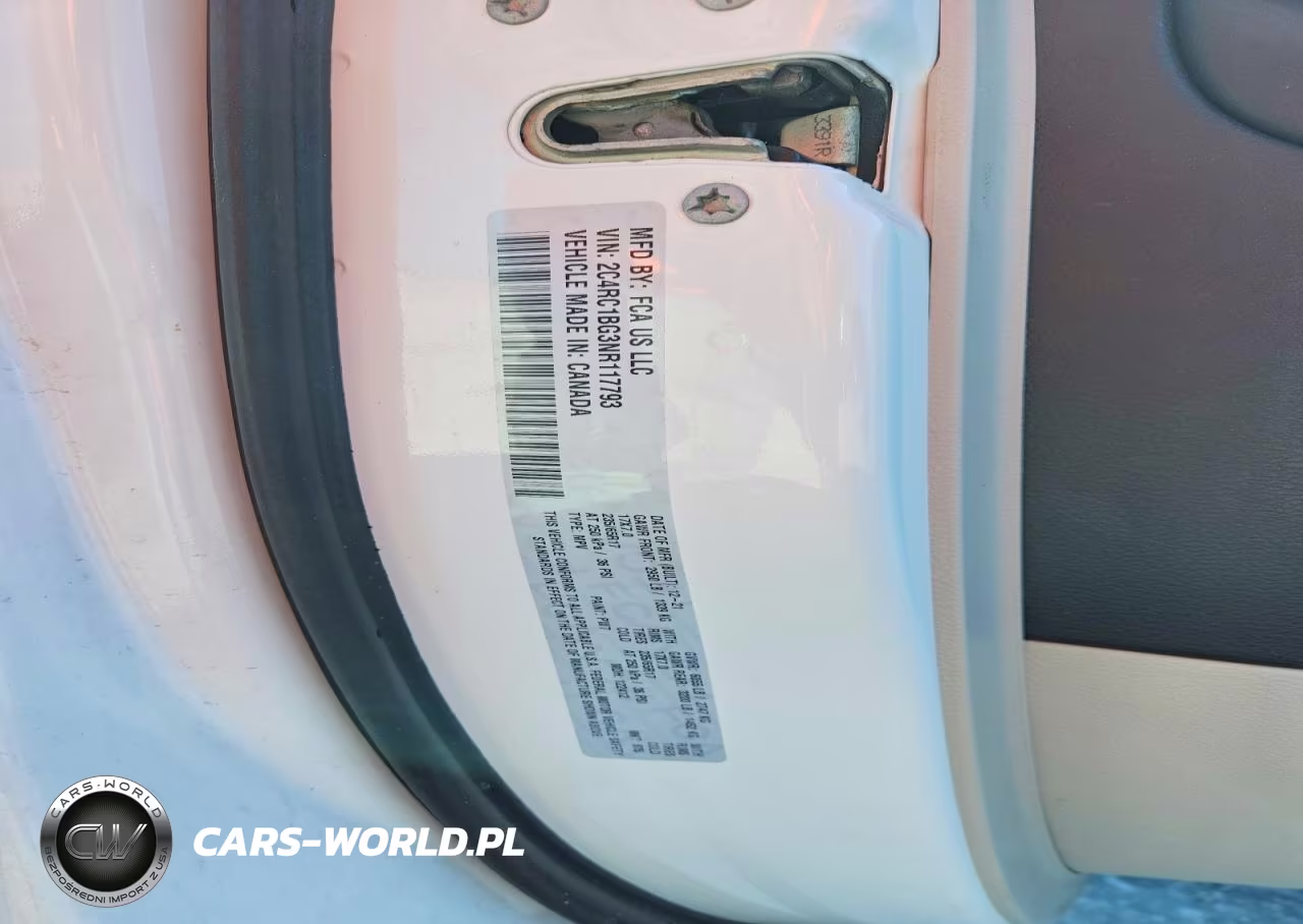 2022 Chrysler Pacifica Touring L VIN:2C4RC1BG3NR117793 - 13