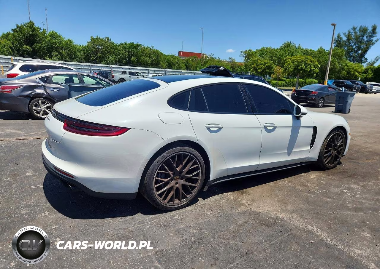 2018 Porsche Panamera 4 VIN:WP0AA2A70JL119319 - 3