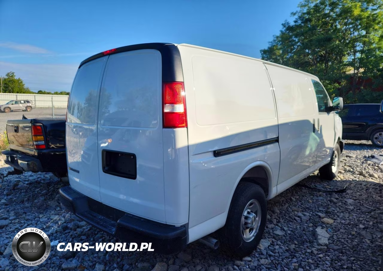 2026 Chevrolet Express 2500 Cargo Delivery Van VIN:1GCWGAFP0T1246013 - 3