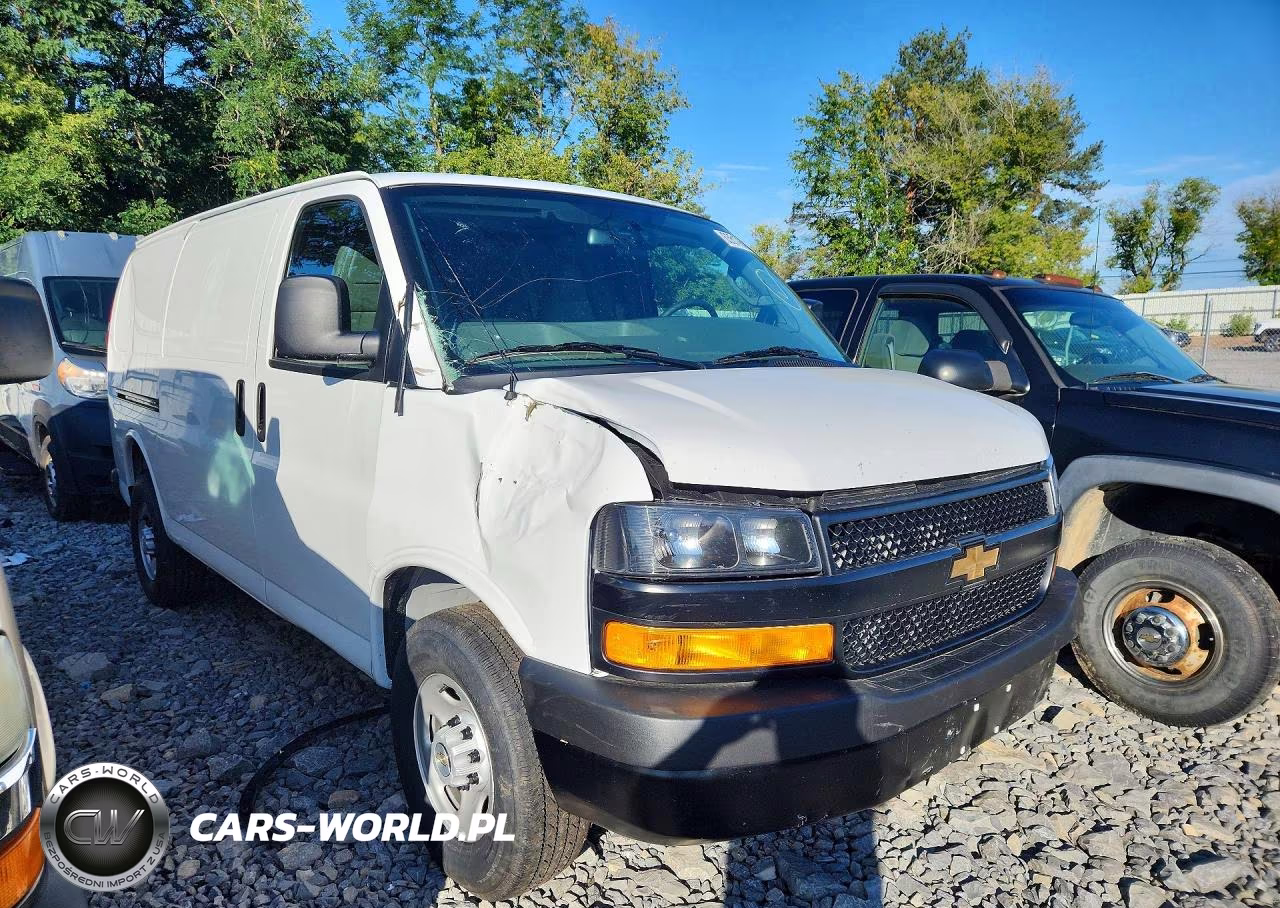 2026 Chevrolet Express 2500 Cargo Delivery Van VIN:1GCWGAFP0T1246013 - 4