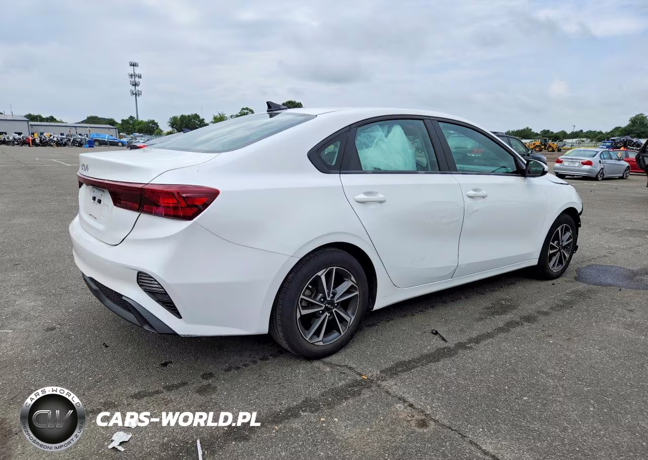 2023 Kia Forte Lxs VIN:3KPF24AD2PE505696 - 3