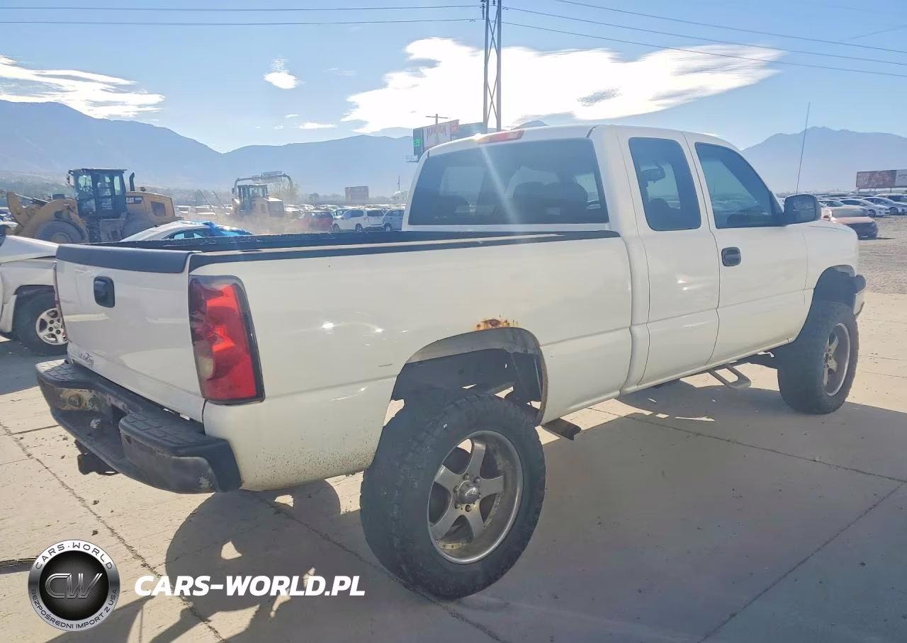 2005 Chevrolet Silverado K1500 VIN:1GCEK19V95E175670 - 3