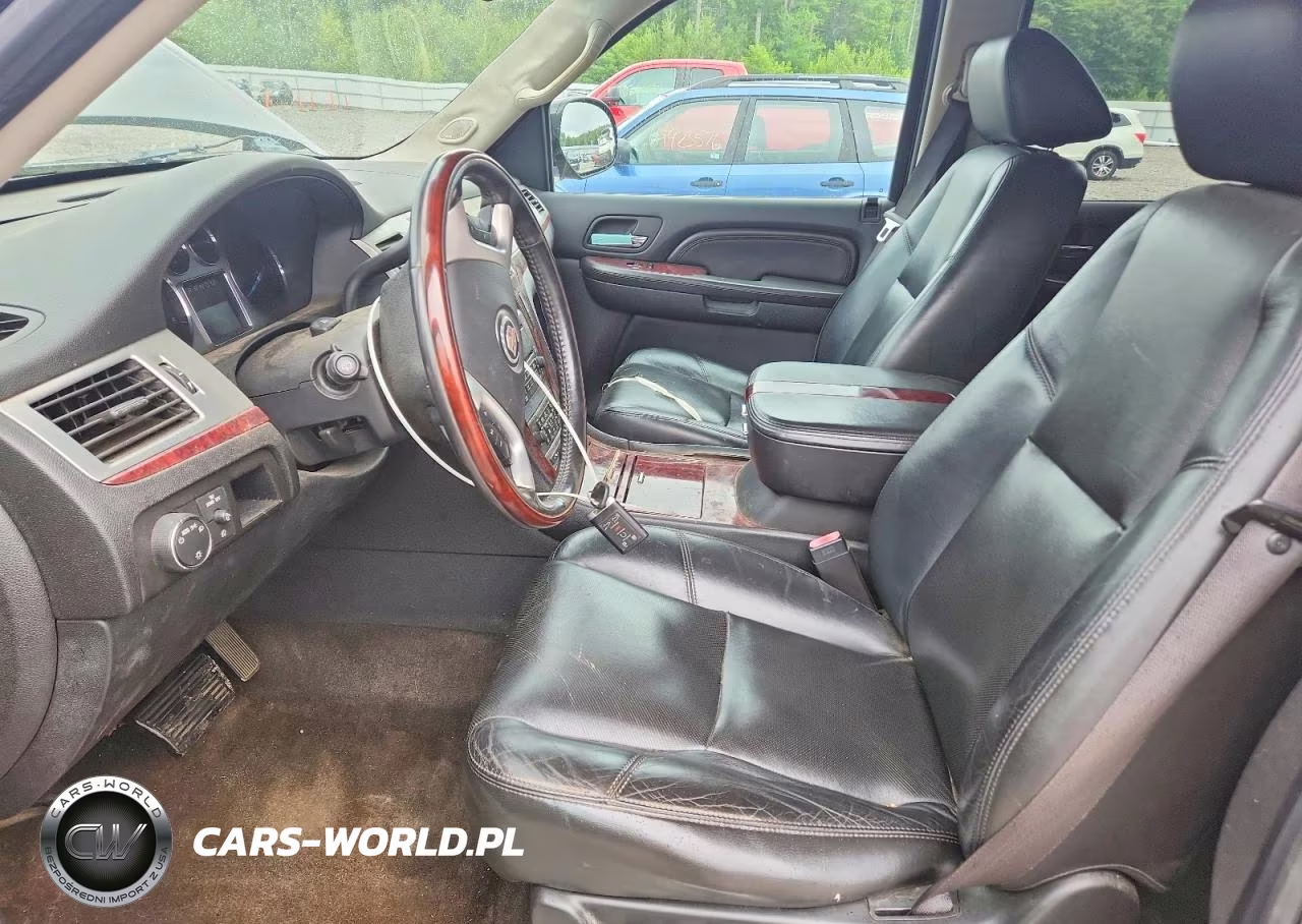 2008 Cadillac Escalade Luxury VIN:1GYFK63858R228358 - 7