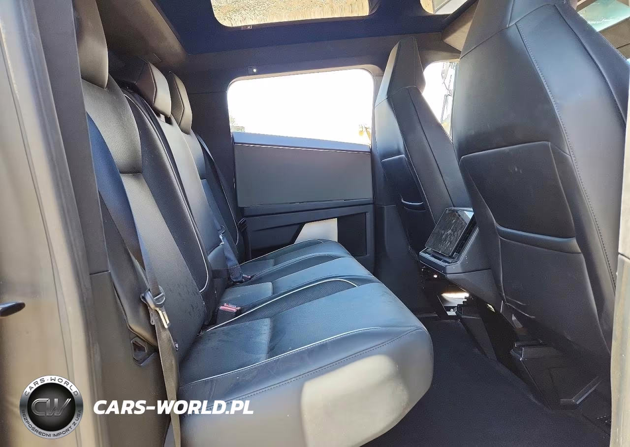 2025 Tesla Cybertruck VIN:7G2CEHED3SA059583 - 10