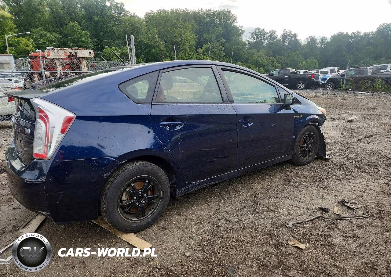 2013 Toyota Prius VIN:JTDKN3DU4D1637773 - 3