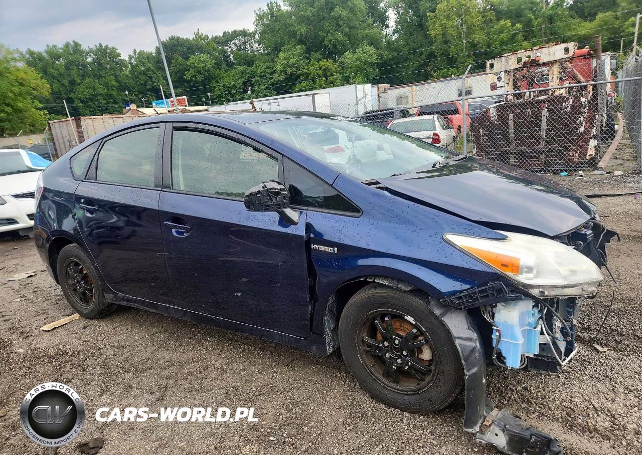 2013 Toyota Prius VIN:JTDKN3DU4D1637773 - 4