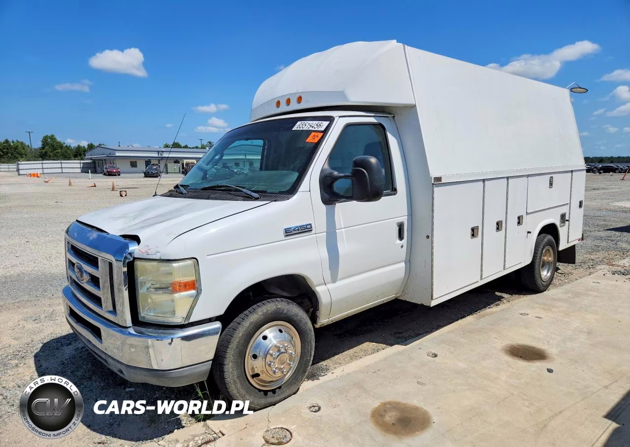 2010 Ford Econoline E450 Super Duty Cutaway Van