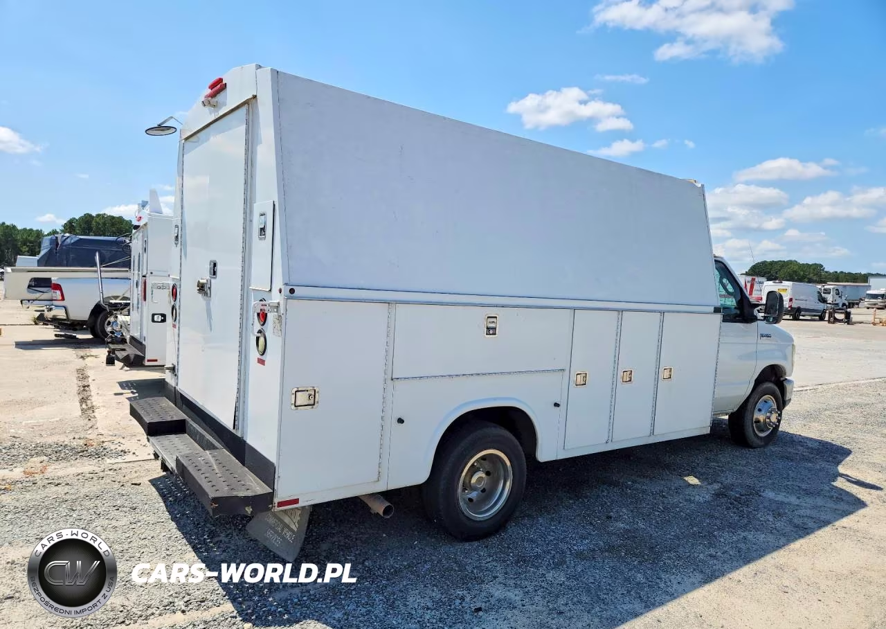 2010 Ford Econoline E450 Super Duty Cutaway Van VIN:1FDXE4FS5ADA99890 - 3