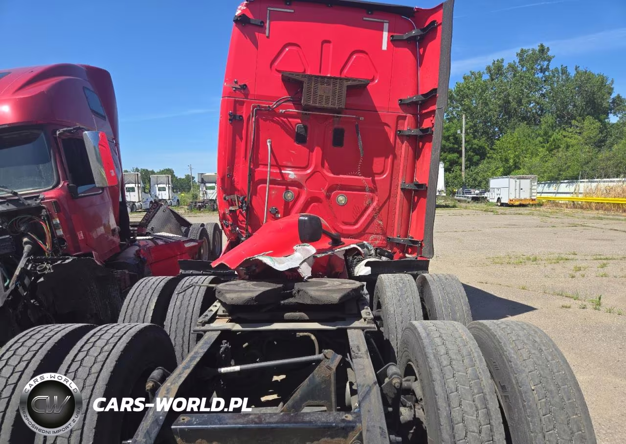 2016 Freightliner Cascadia 125 Semi Truck VIN:3AKGGLD51GSGS1841 - 9