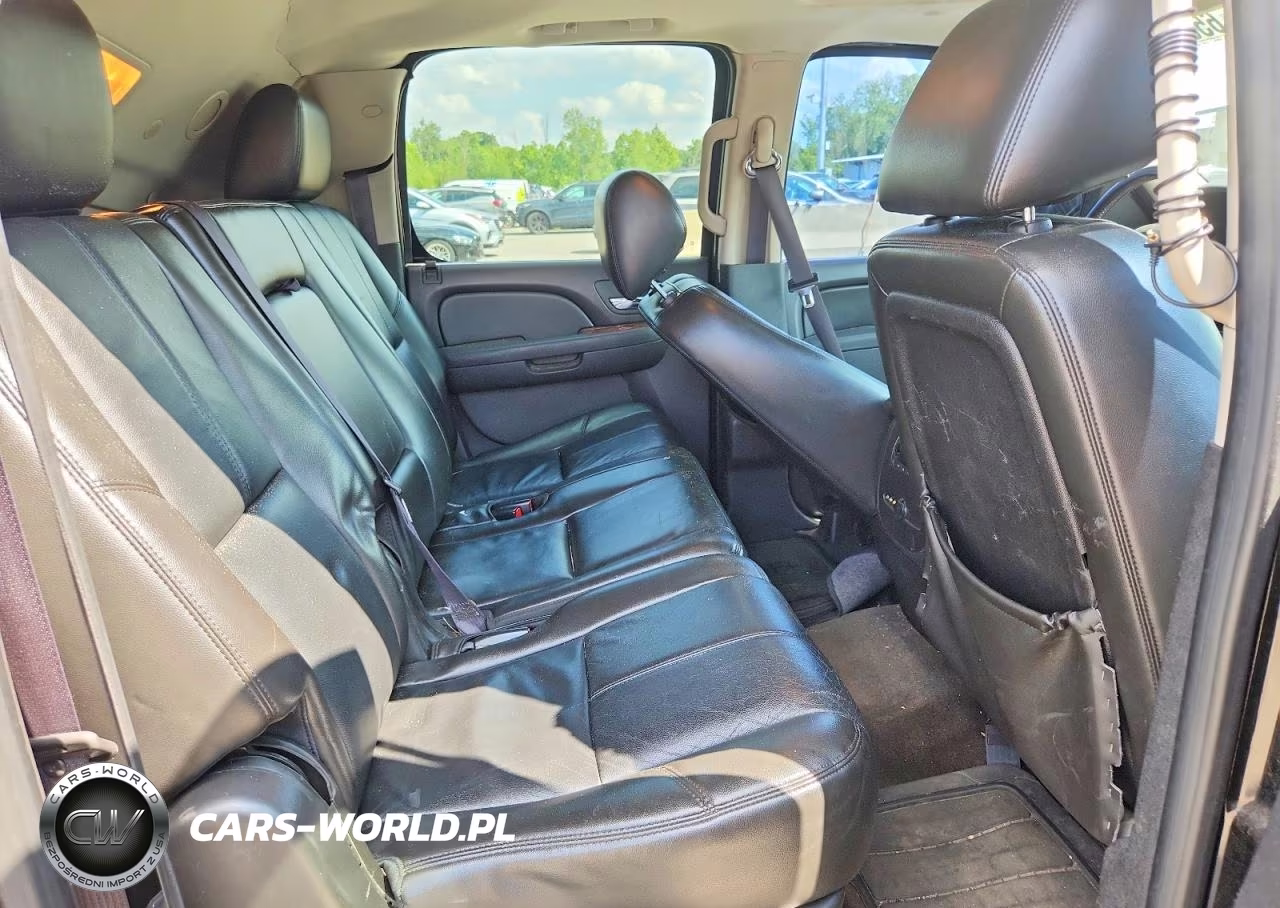 2011 Chevrolet Suburban K1500 Lt VIN:1GNSKJE37BR359931 - 10