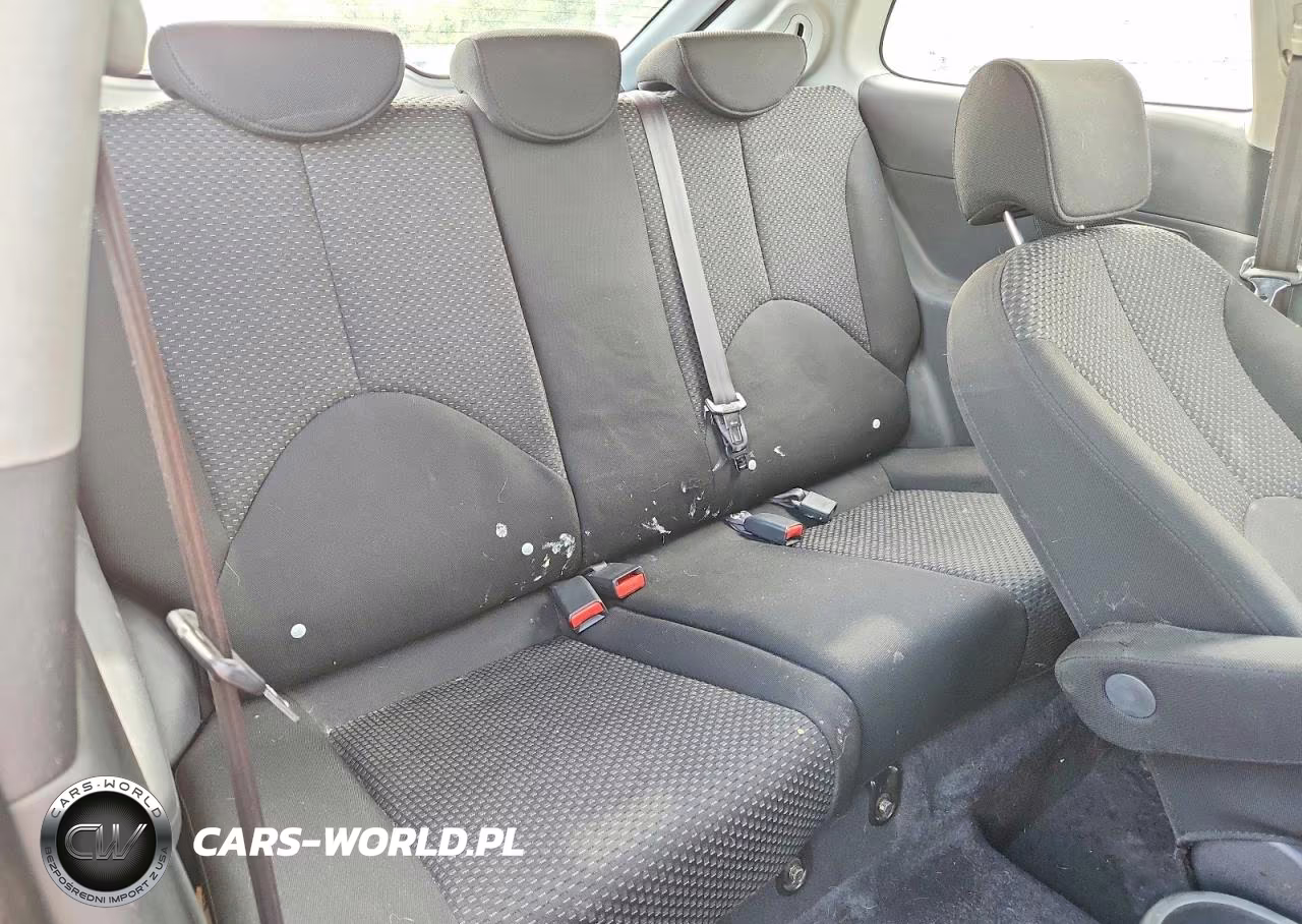 2007 Hyundai Accent Gs VIN:KMHCN36CX7U023883 - 10