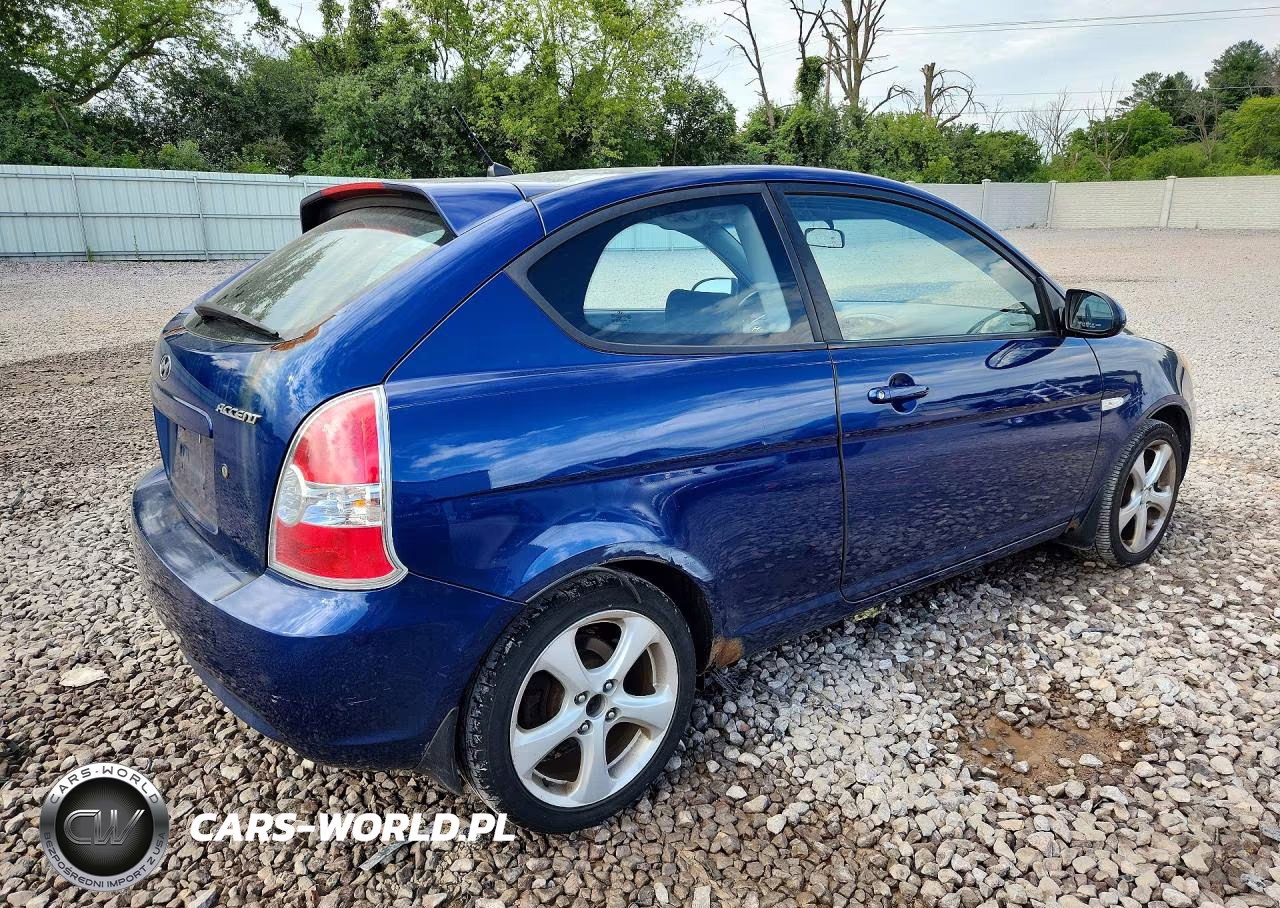 2007 Hyundai Accent Gs VIN:KMHCN36CX7U023883 - 3