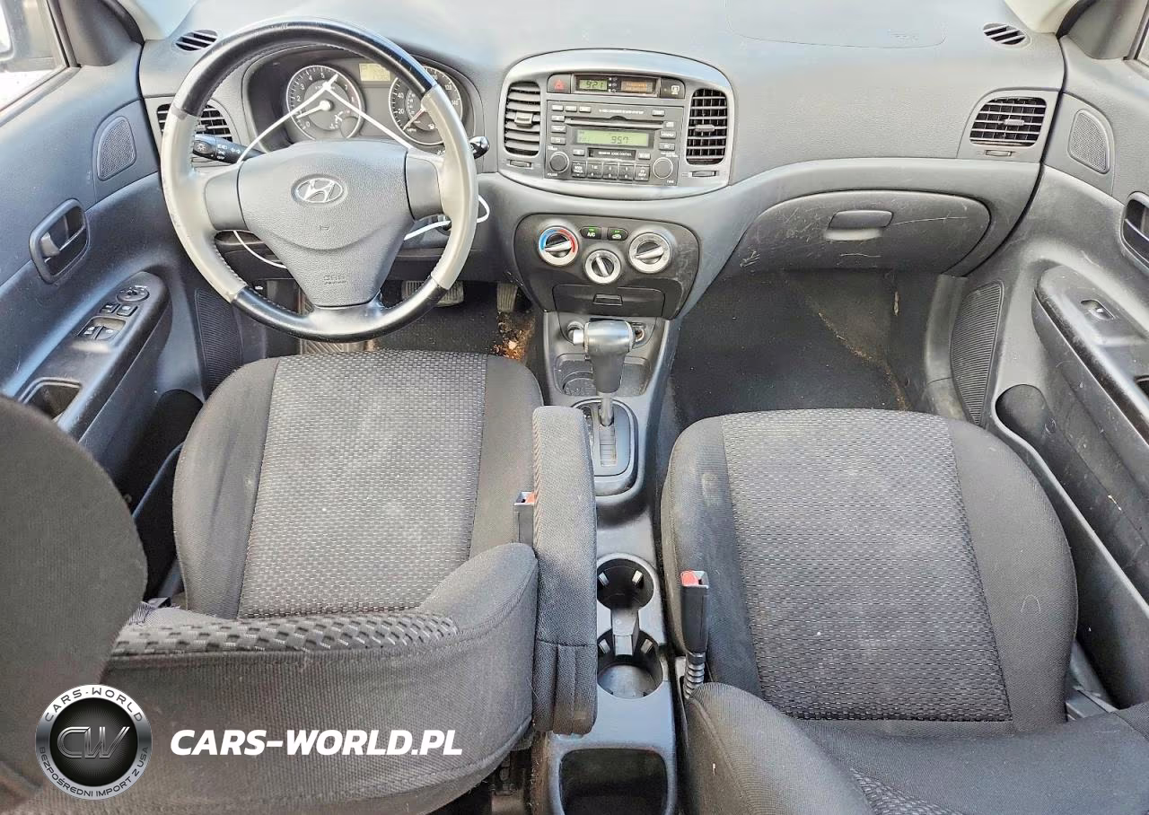 2007 Hyundai Accent Gs VIN:KMHCN36CX7U023883 - 8