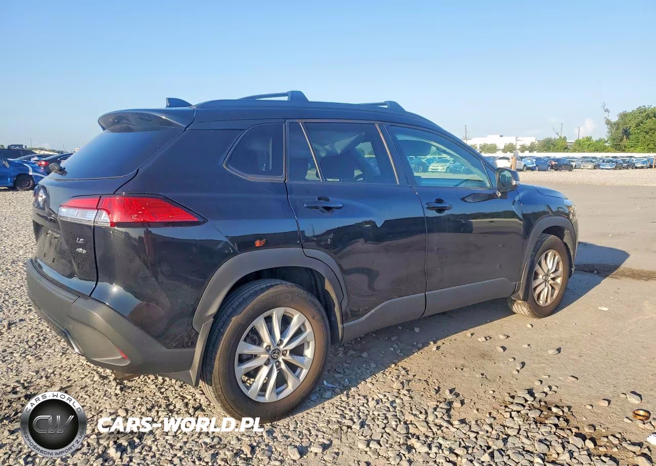 2022 Toyota Corolla Cross Le VIN:7MUCAABG2NV021436 - 3