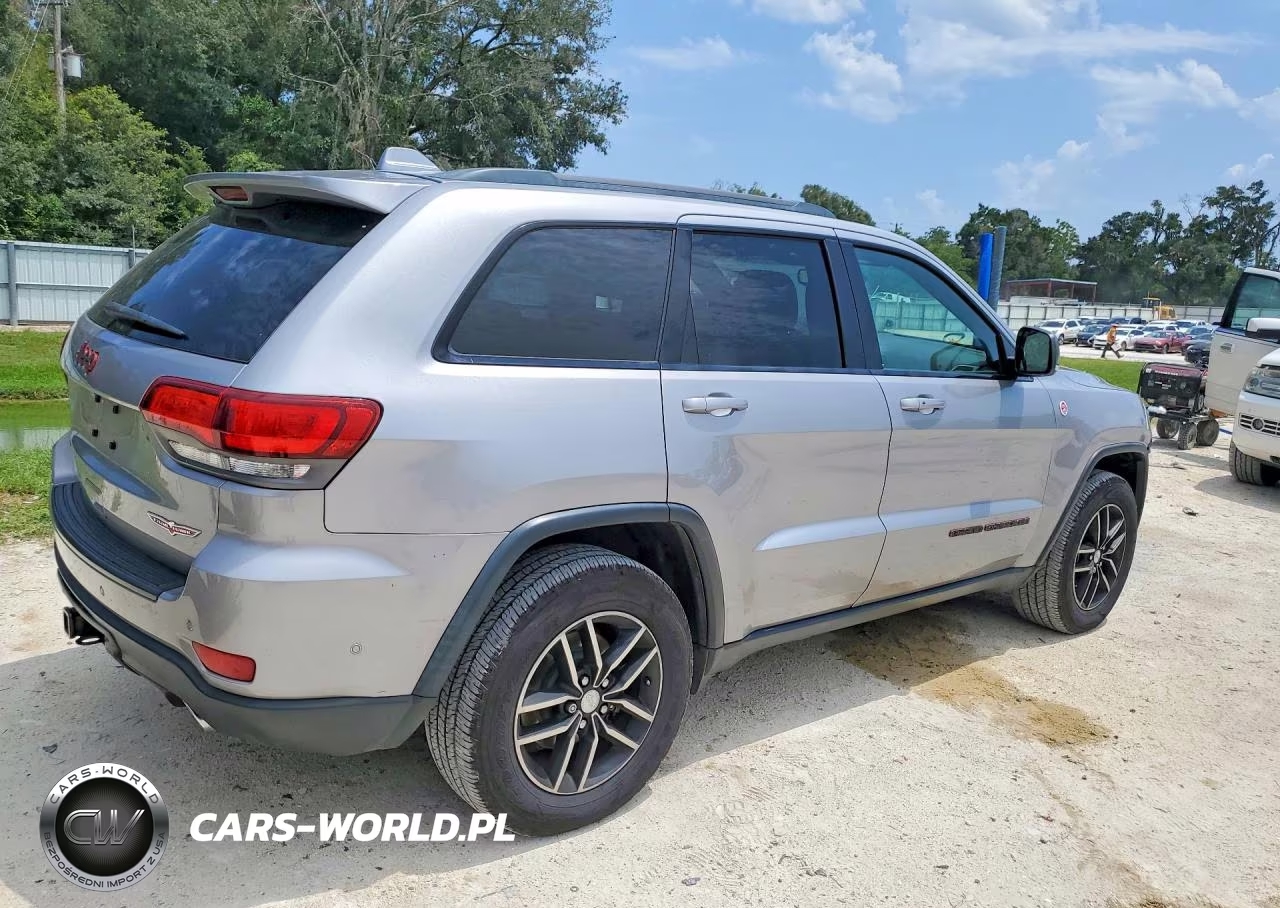 2017 Jeep Grand Cherokee Trailhawk VIN:1C4RJFLG0HC612922 - 3