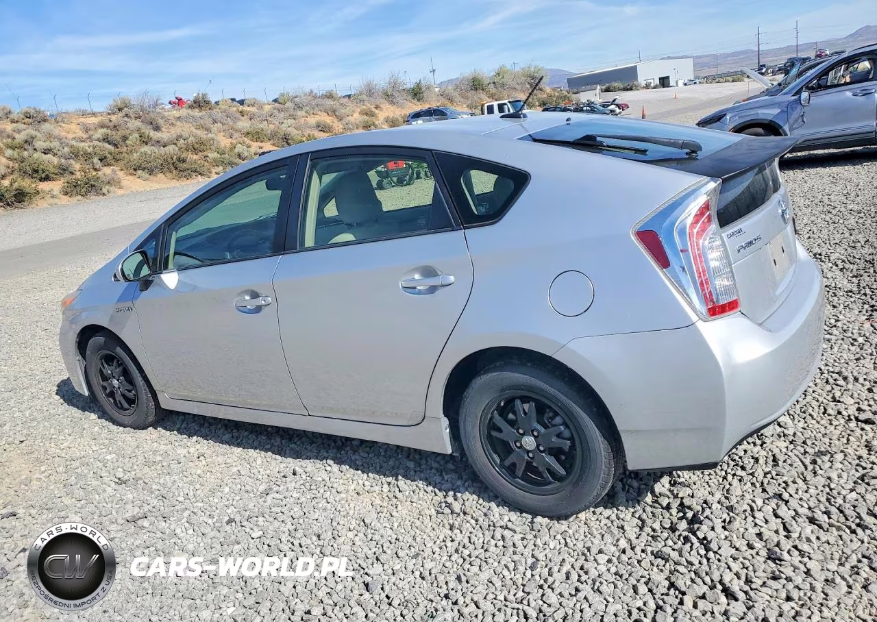 2013 Toyota Prius Three VIN:JTDKN3DUXD1685049 - 2