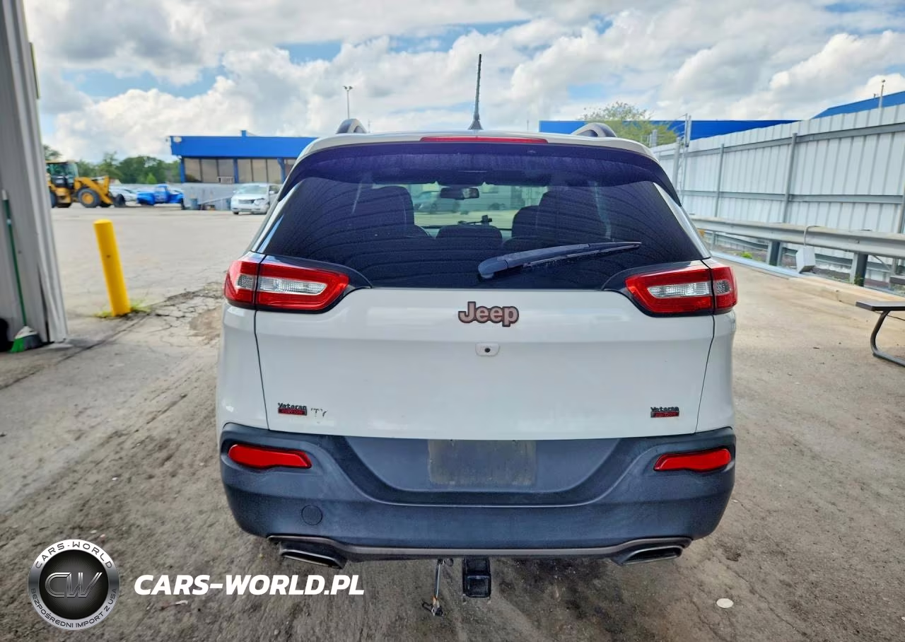 2016 Jeep Cherokee Latitude VIN:1C4PJLCS4GW362219 - 6