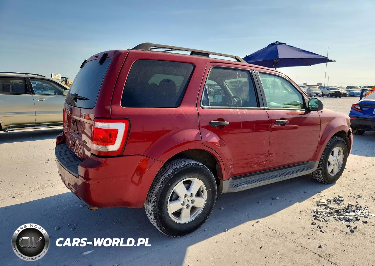 2010 Ford Escape Xlt VIN:1FMCU0D77AKB65828 - 3