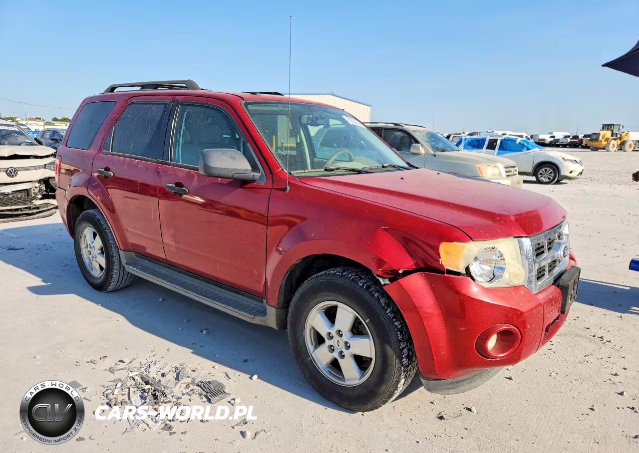 2010 Ford Escape Xlt VIN:1FMCU0D77AKB65828 - 4