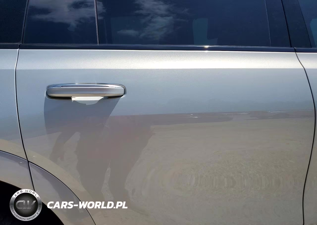 2025 Cadillac Escalade Iq Lux-2 VIN:1GYTEDKL9SU103324 - 10