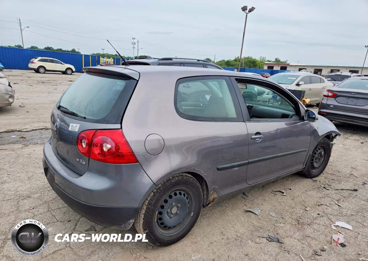 2008 Volkswagen Rabbit VIN:WVWBA71K48W235573 - 3