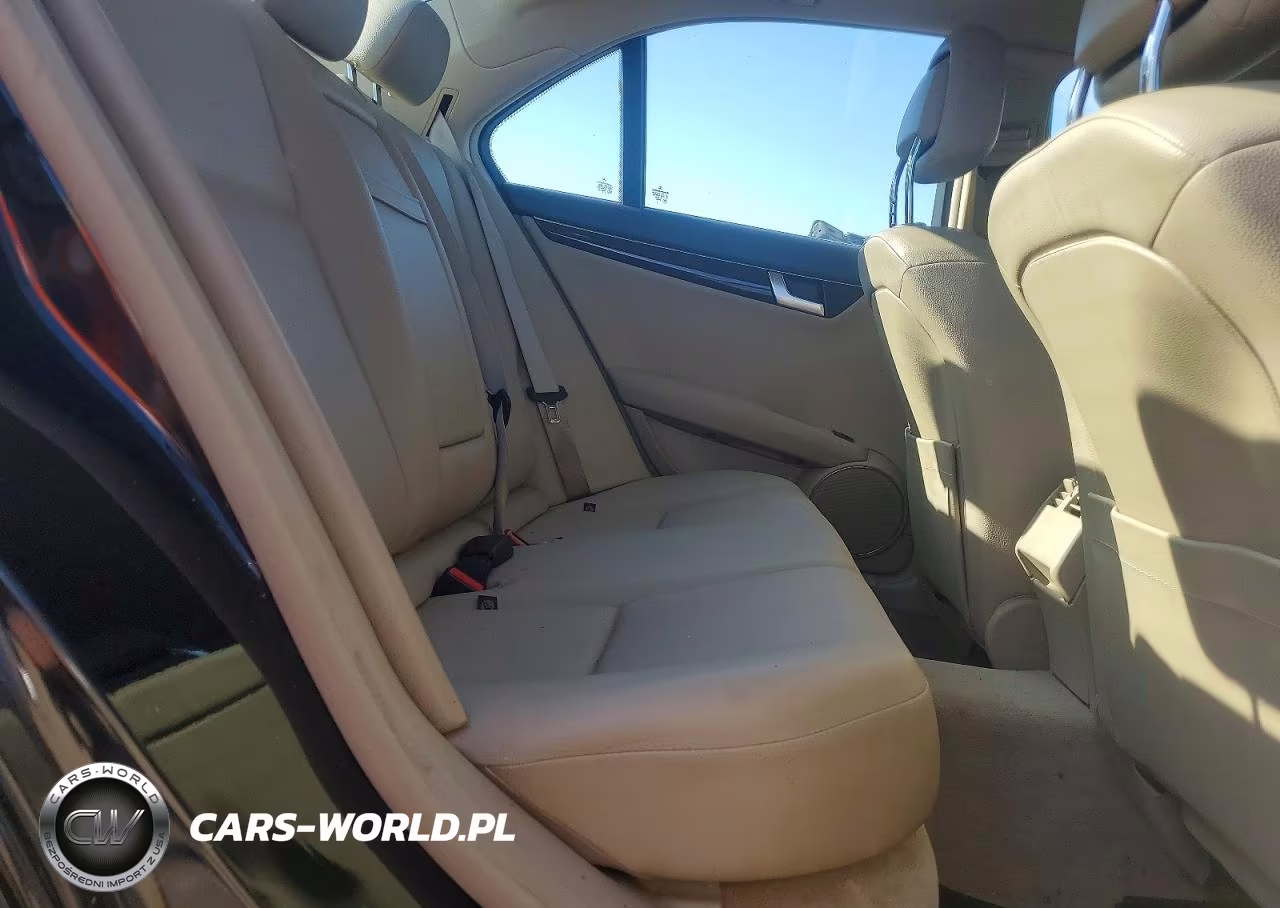 2013 Mercedes-Benz C 300 4Matic VIN:WDDGF8AB3DR286705 - 10