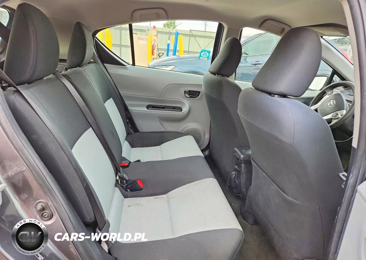 2013 Toyota Prius C Two VIN:JTDKDTB32D1543159 - 10