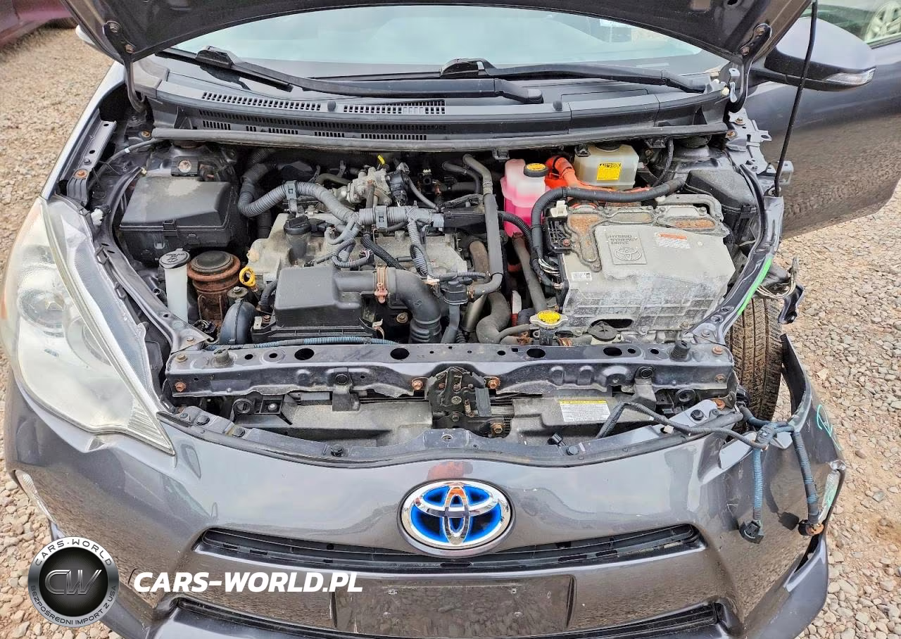 2013 Toyota Prius C Two VIN:JTDKDTB32D1543159 - 11