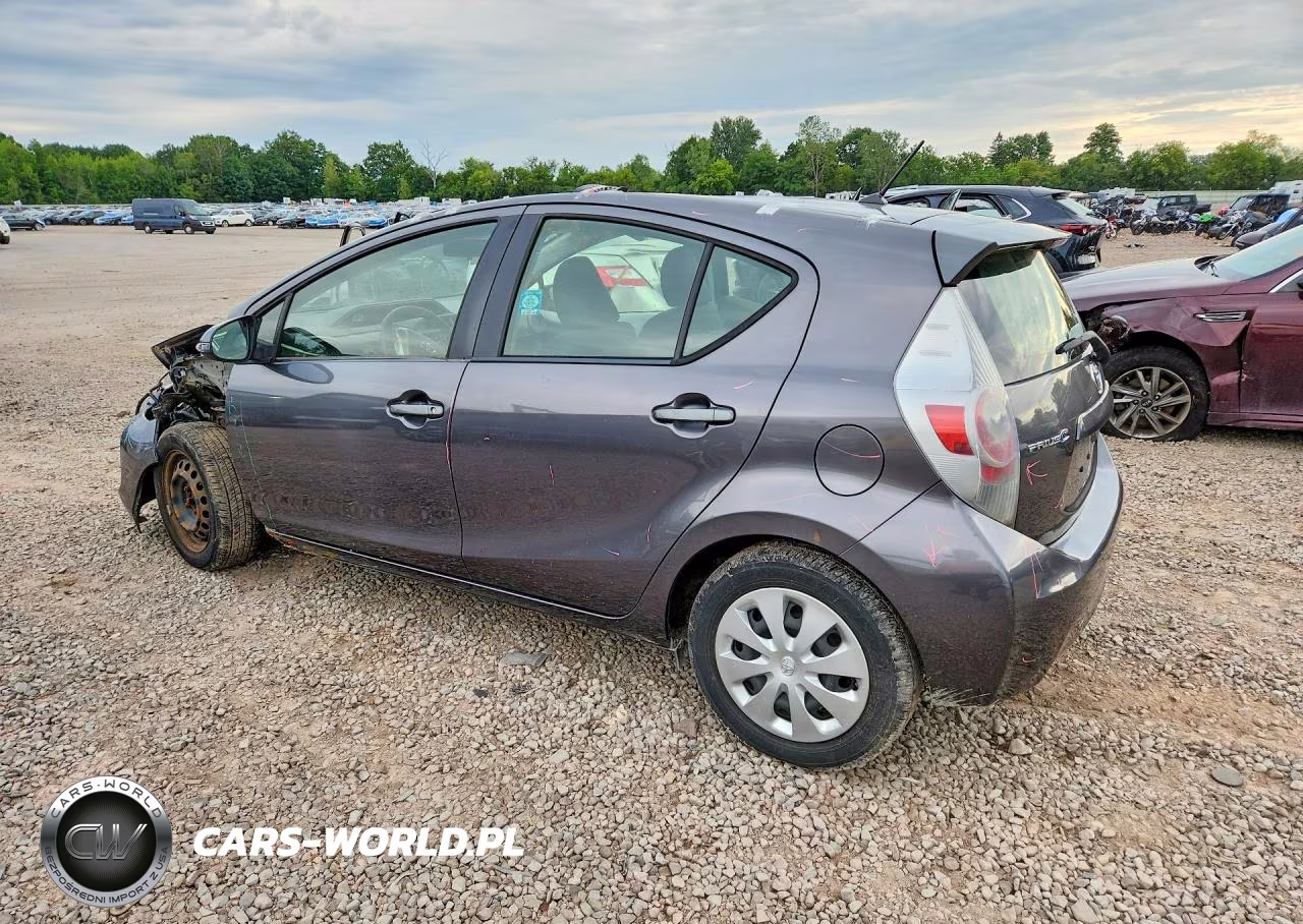 2013 Toyota Prius C Two VIN:JTDKDTB32D1543159 - 2