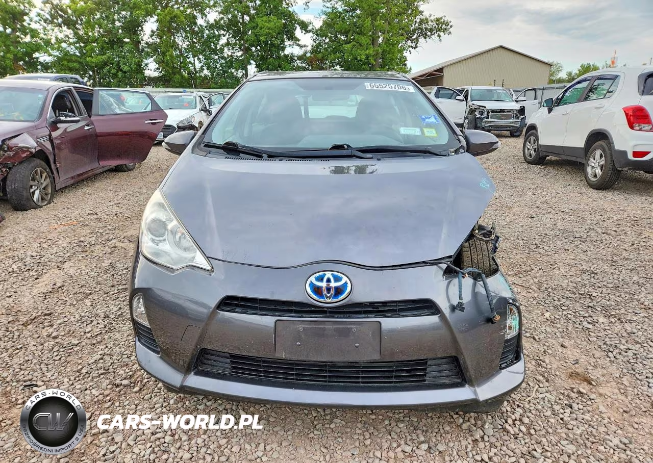 2013 Toyota Prius C Two VIN:JTDKDTB32D1543159 - 5